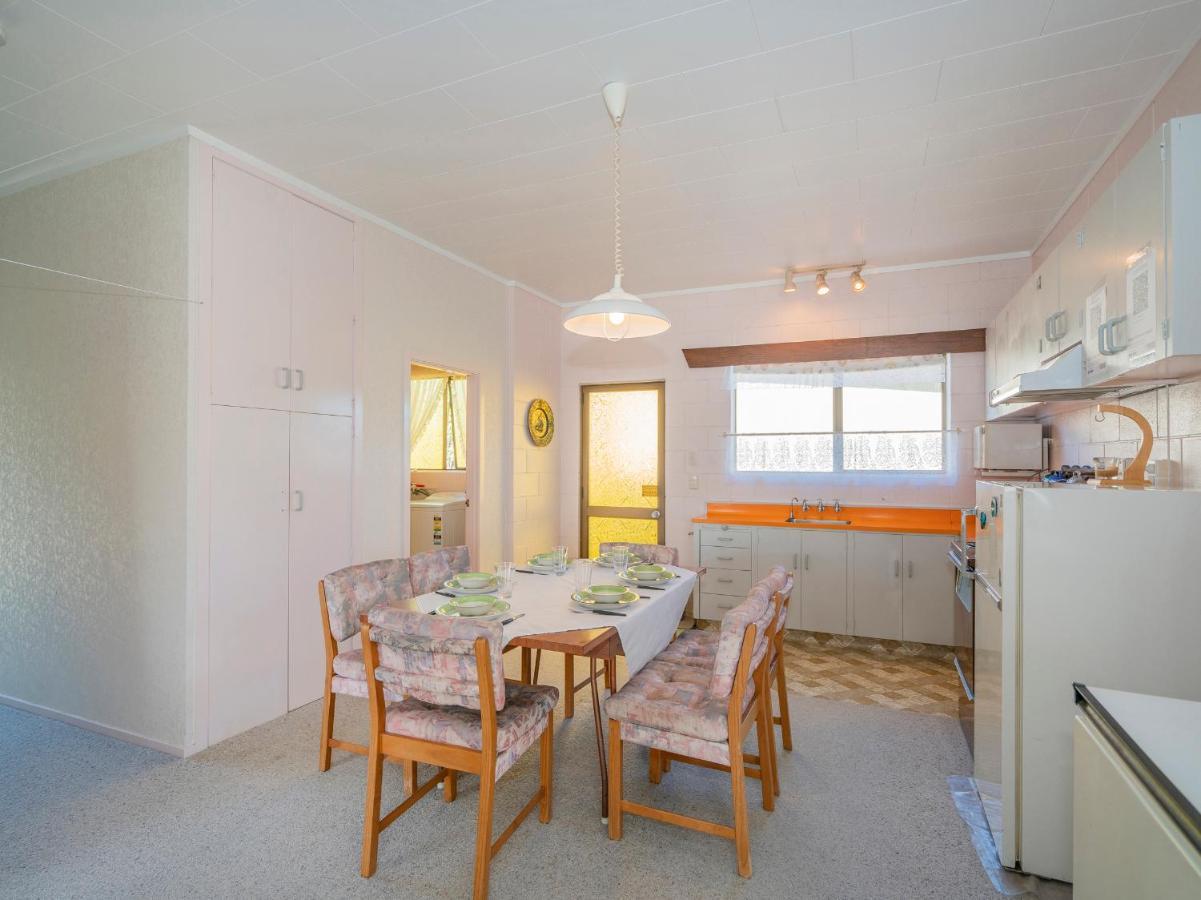 Cosy At Cooks - Cooks Beach Downstairs Unit Exteriör bild