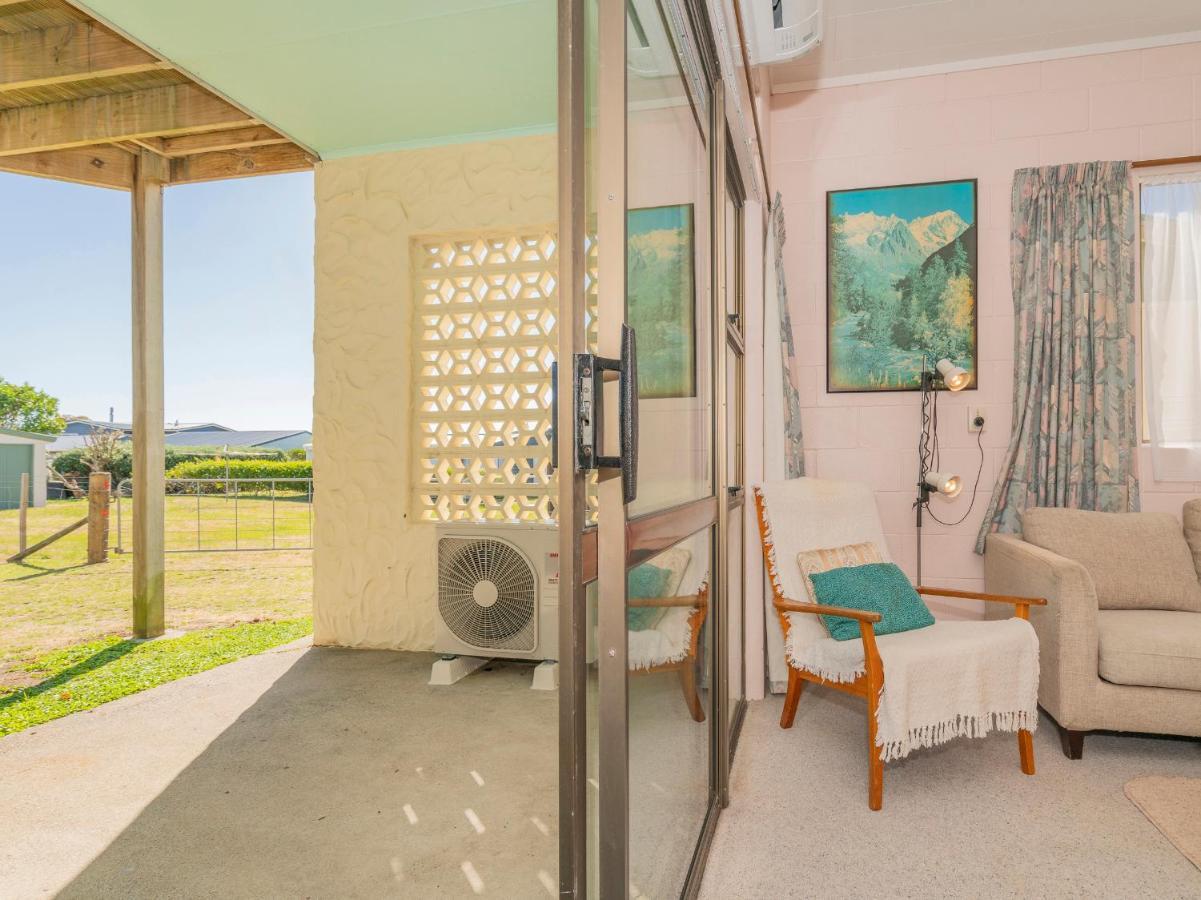Cosy At Cooks - Cooks Beach Downstairs Unit Exteriör bild