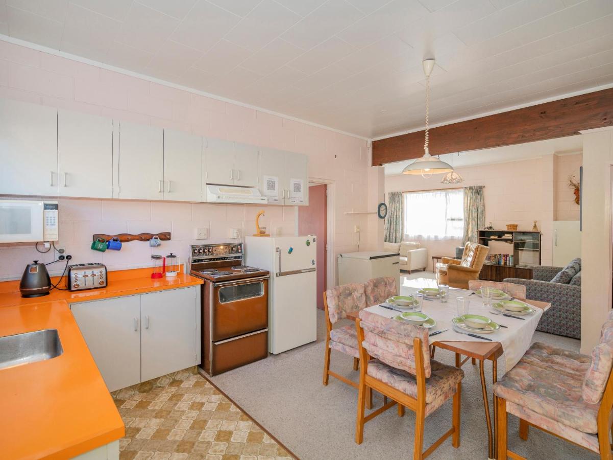 Cosy At Cooks - Cooks Beach Downstairs Unit Exteriör bild
