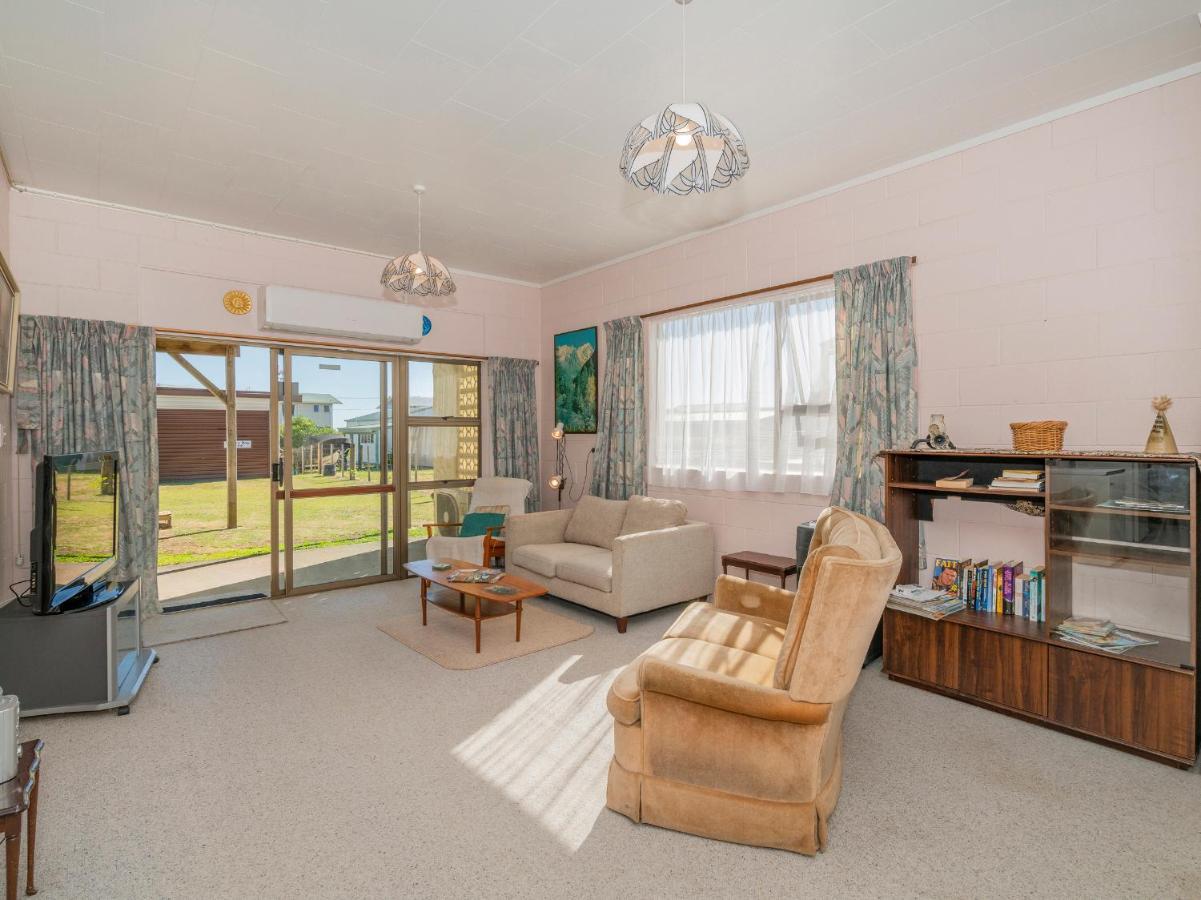 Cosy At Cooks - Cooks Beach Downstairs Unit Exteriör bild