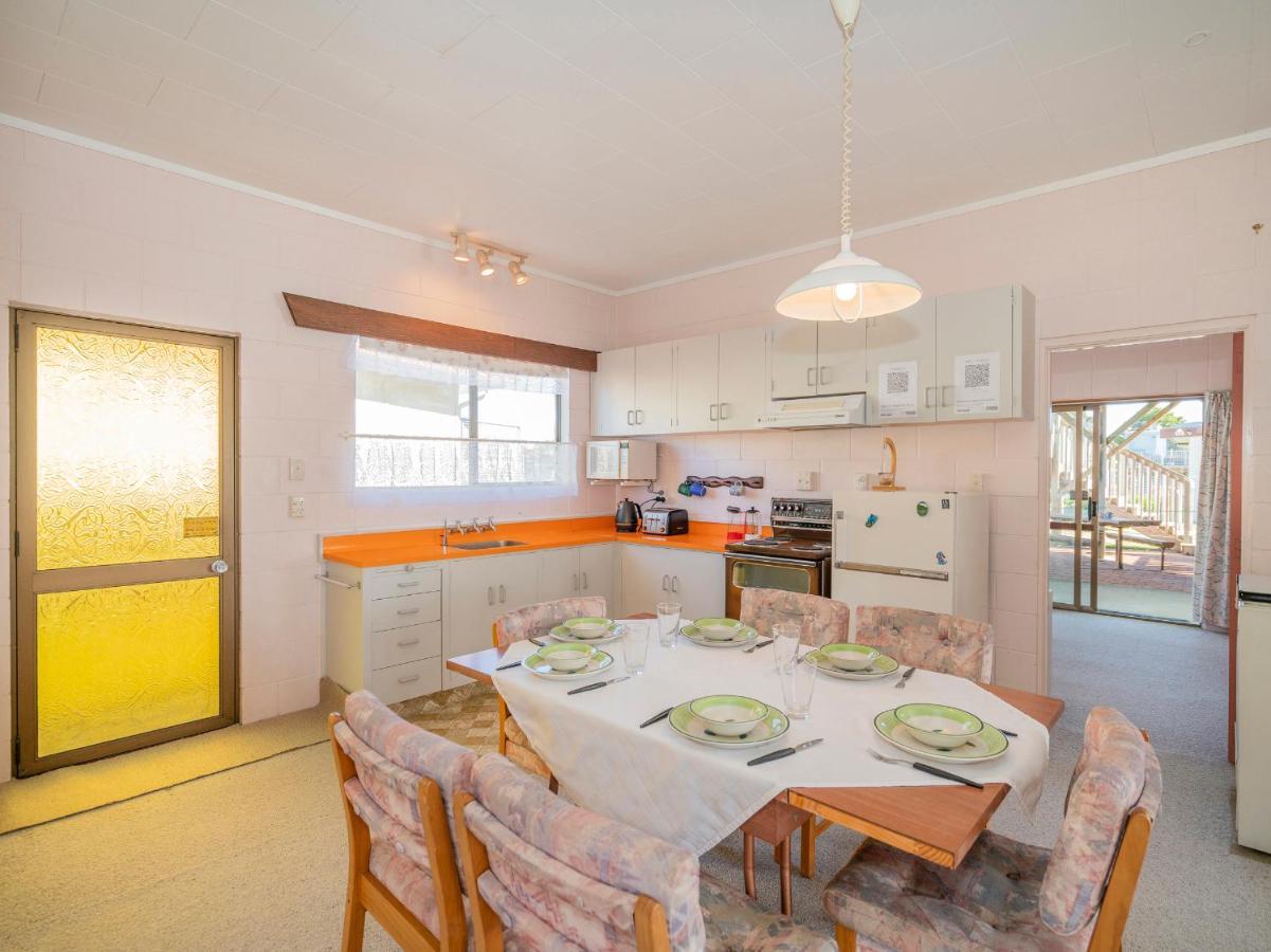 Cosy At Cooks - Cooks Beach Downstairs Unit Exteriör bild