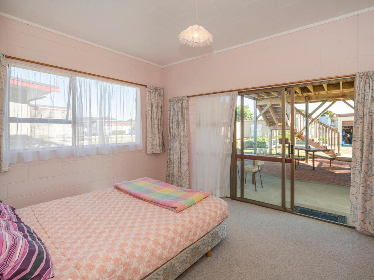 Cosy At Cooks - Cooks Beach Downstairs Unit Exteriör bild